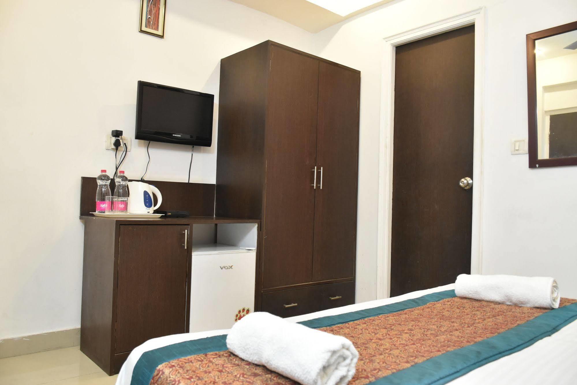 Airport Hotel Port View 新德里 外观 照片